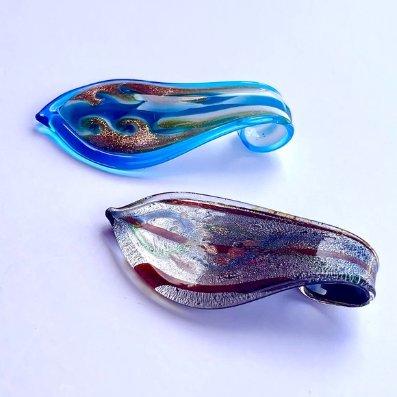 Glass blown metallic/glitter patterned tear drop shaped pendant set - Picture 2 of 9
